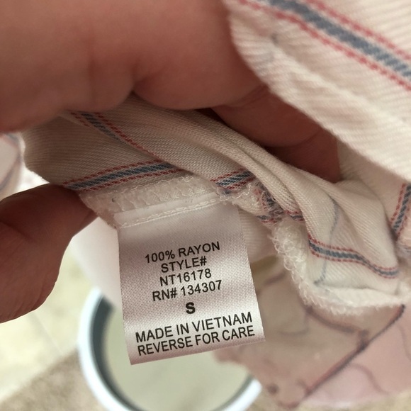 Lumiere Top Women’s size small - Picture 6 of 8